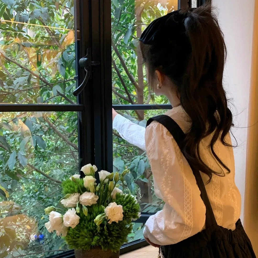 出水红莲